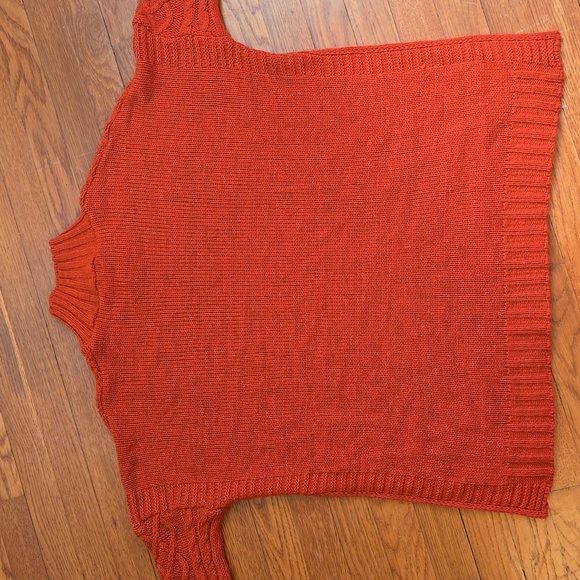 MerSea Lisbon Latice Front Traveler Sweater One Size - Picture 7 of 12